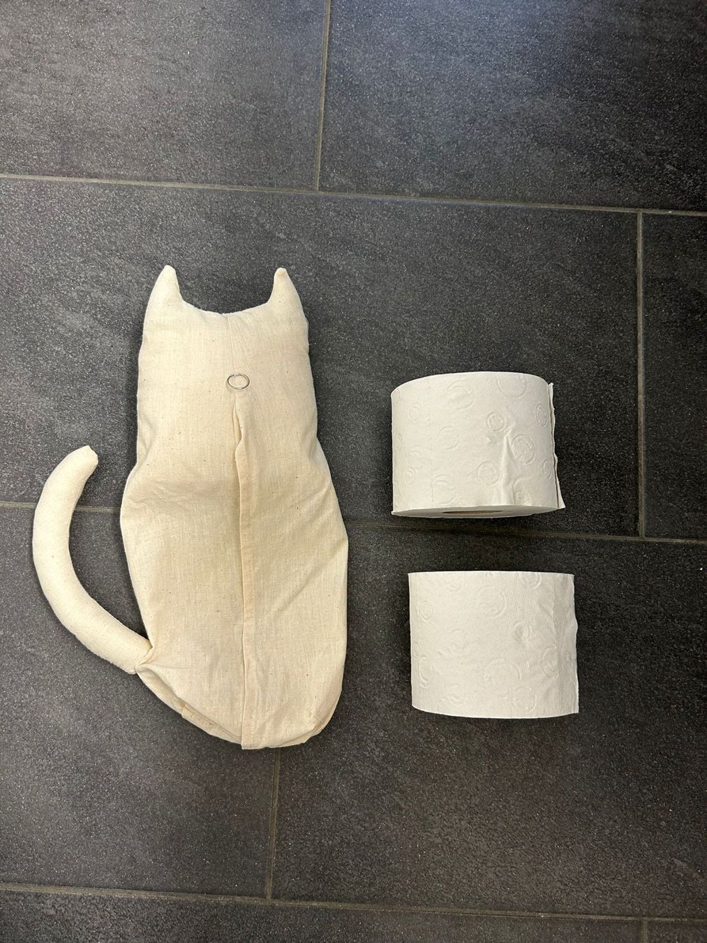 Tessuti: Textilkatze WC-Rollen-Aufbewahrung Aktion – Nuovo e nell'imballaggio originale da Malters venduto da Holabisi 3