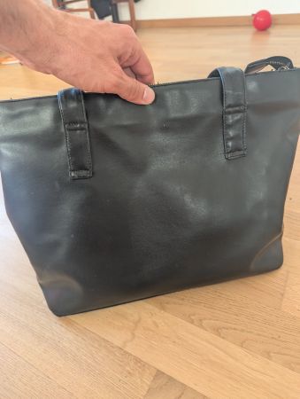 Schwarze Handtasche von Gaia Leon !!!