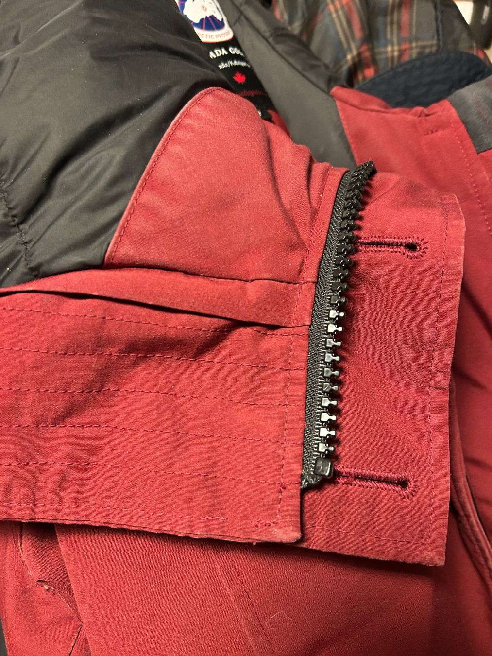 Canada Goose Cappotti: Canada Goose Winterparka Damen Grösse SP – Usato da Bern venduto da ewi21 9