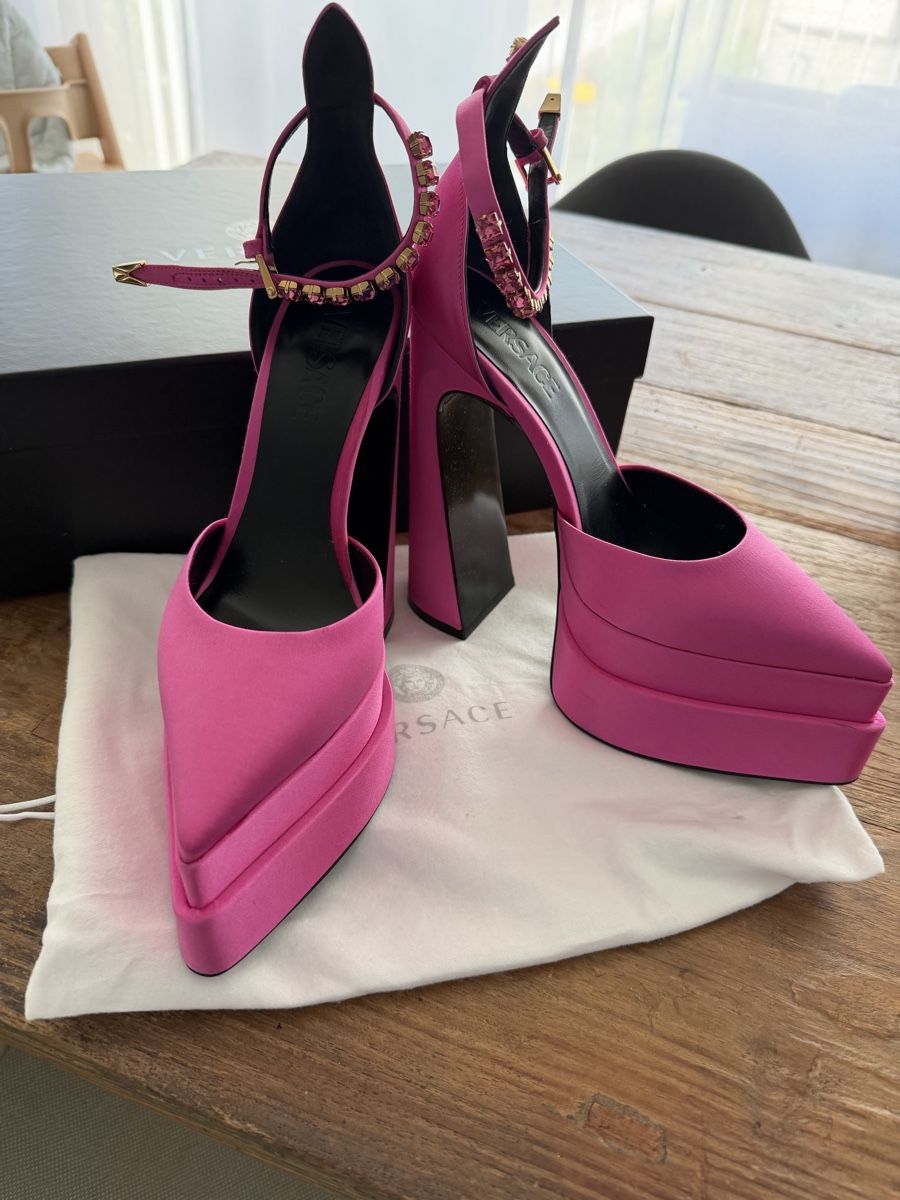 Versace Damenschuhe: Originale Versace Plateau-Pumps Pink Gr. 38.5 – Neu (gemäss Beschreibung) aus Glattpark(Opfikon) von Madametaniouska 1
