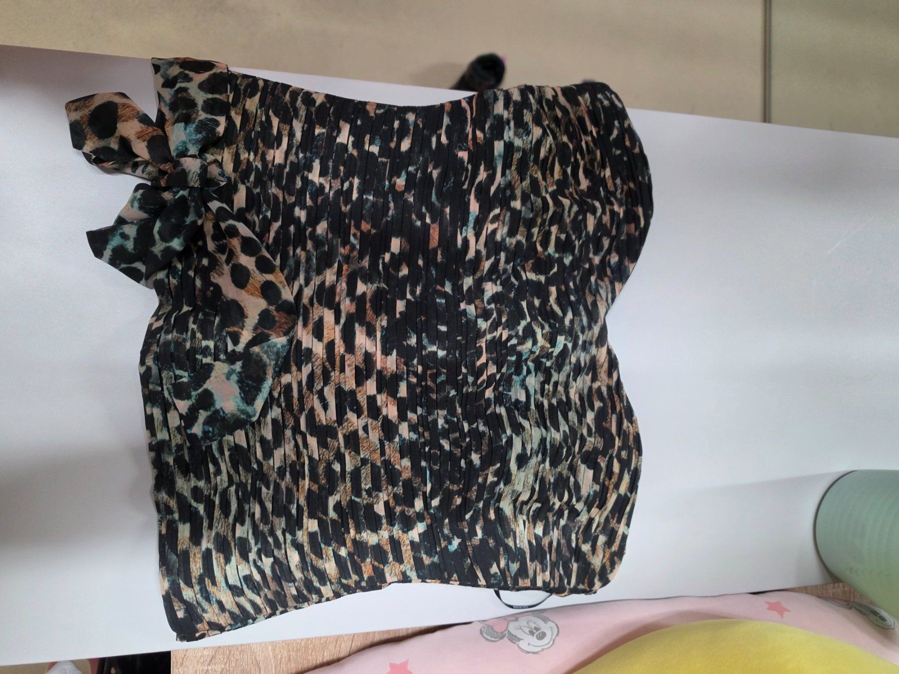 Guess Top: Guess Oberteil Grösse S – Nuovo (secondo la descrizione) da Oeschgen venduto da Mich_elle 4