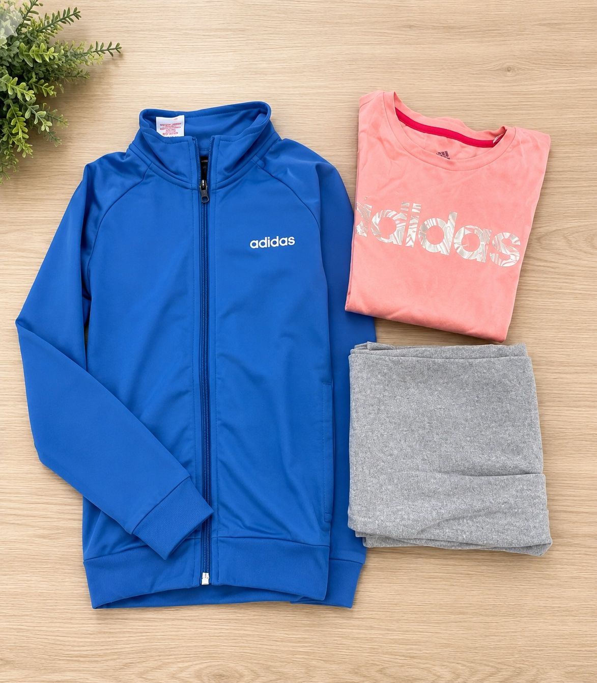 Adidas Lotti & Set di vestiti: Set tg 152 – Usato da Rancate venduto da Birbine