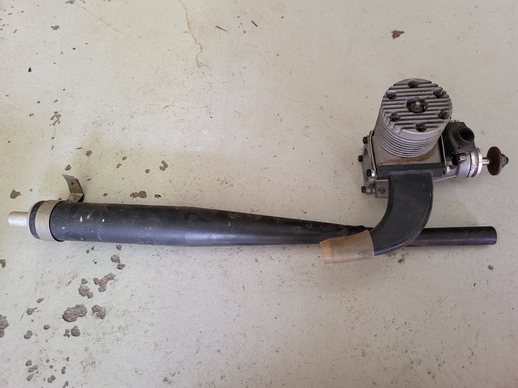 Motoren: RC Modellmotor Veco 61 Resonanzauspuff – Gebraucht aus Bärschwil von Hero_63