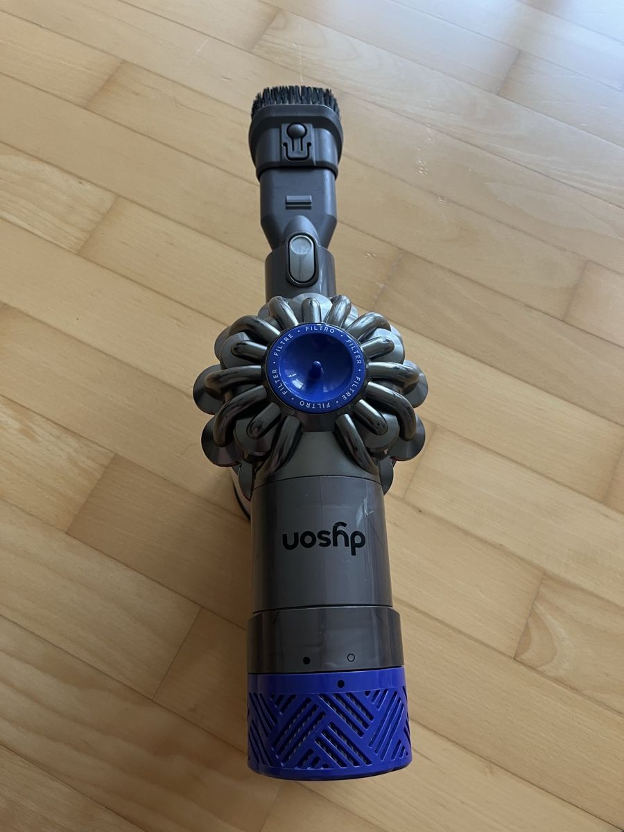 Dyson Aspirateurs & Accessoires: Dyson V6 Staubsauger – D'occasion à Dietlikon par Maria_Ste 2