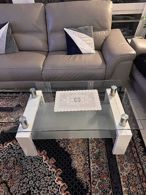 Tische: Salontisch – Gebraucht aus Rothrist von zohraha