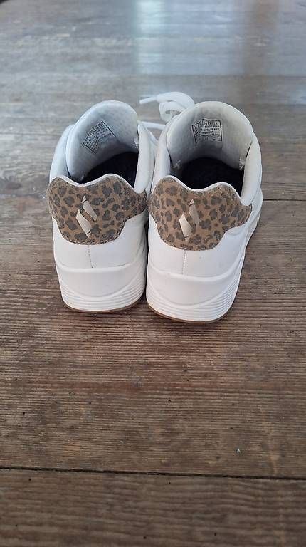 Skechers Chaussures femmes: Sketchers mit Leoprint – D'occasion à Brunnen par d.a.a.