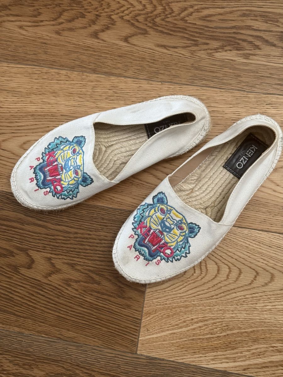 Kenzo Scarpe da uomo: Espadrilles Kenzo Tiger weiss Grösse 42 gebraucht – Usato da Ostermundigen venduto da wal_2qf6 1