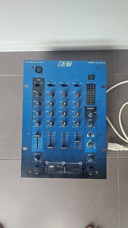 Platines de mixage: Mixette à réviser. – D'occasion à Fribourg par dilerniafelice