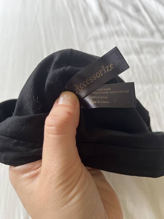 Chapeaux, bonnets & casquettes: Cap Damen Accessorize schwarz – D'occasion à Zürich par rit_g825 2