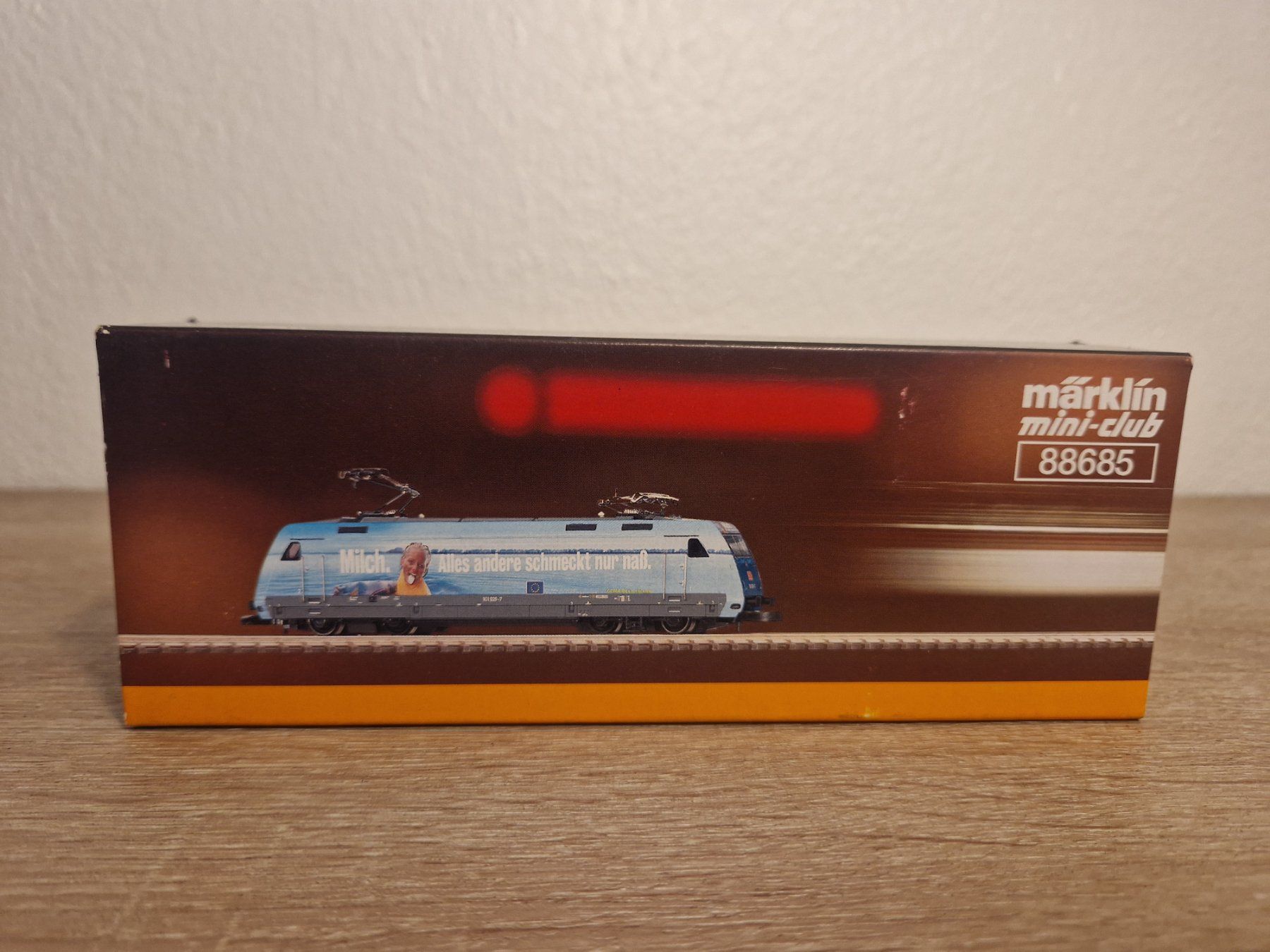 Märklin Modellini di ferrovie: Märklin Z 88685 E-Lok Milch BR 101 DB – Usato da St-Aubin-Sauges venduto da Lo_Go 8