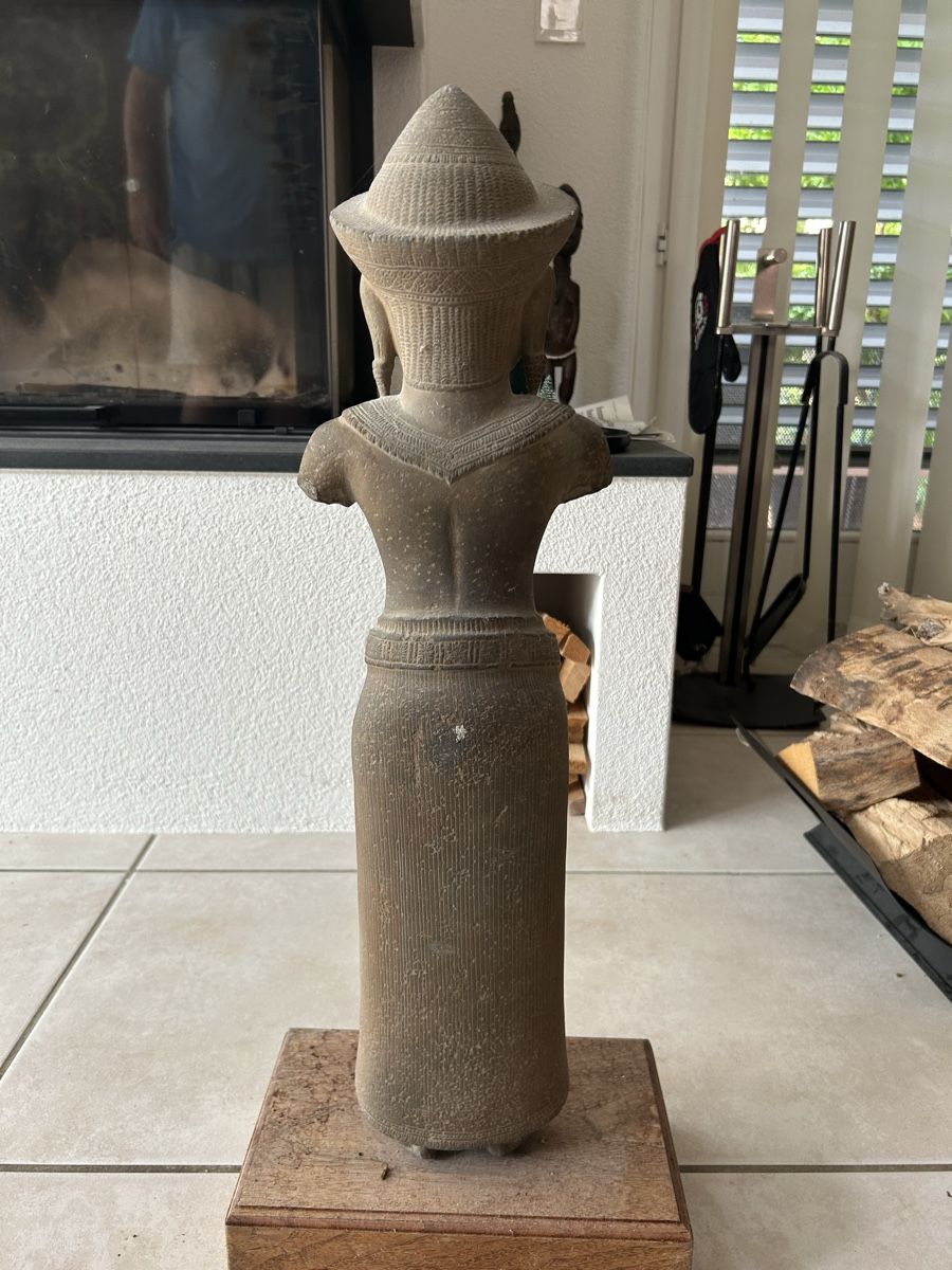 Figuren: Apsara Figur aus Stein 12. JH – Gebraucht aus Bremgarten AG von Roysteffen 4