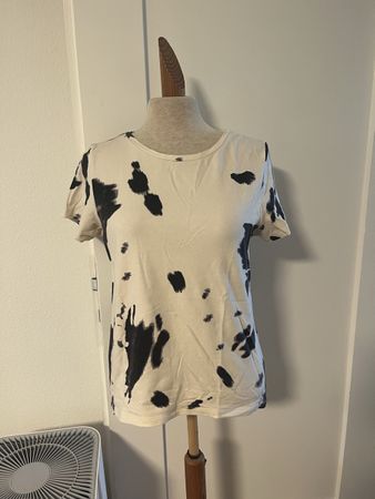Trendiges Damen T-Shirt mit Kuhflecken Muster, Grösse S