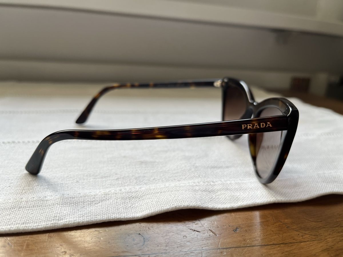 Prada Occhiali & Lenti: Prada Sonnenbrille NEU – Nuovo (secondo la descrizione) da Wil SG venduto da aiy_fnm9 2