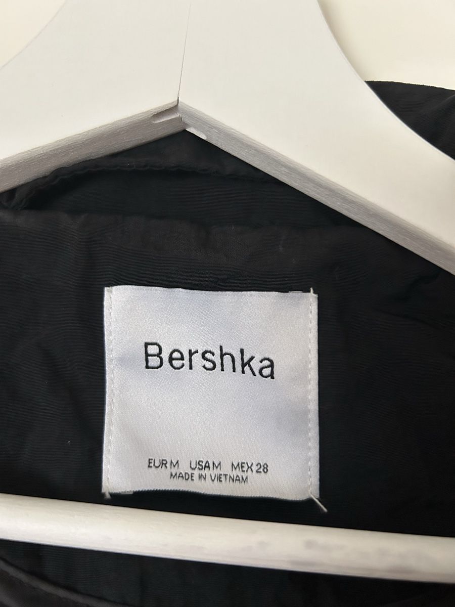 Bershka Giacche: Supercoole Bomberjacke von Bershka  – Usato da Luzern venduto da leo_dp2d 1