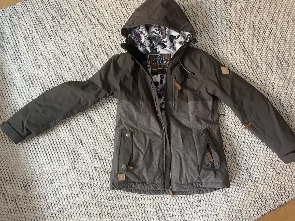 Giacche: Snowboardjacke Beach Mountain Gr. 38 – Usato da Zürich venduto da nadiin03