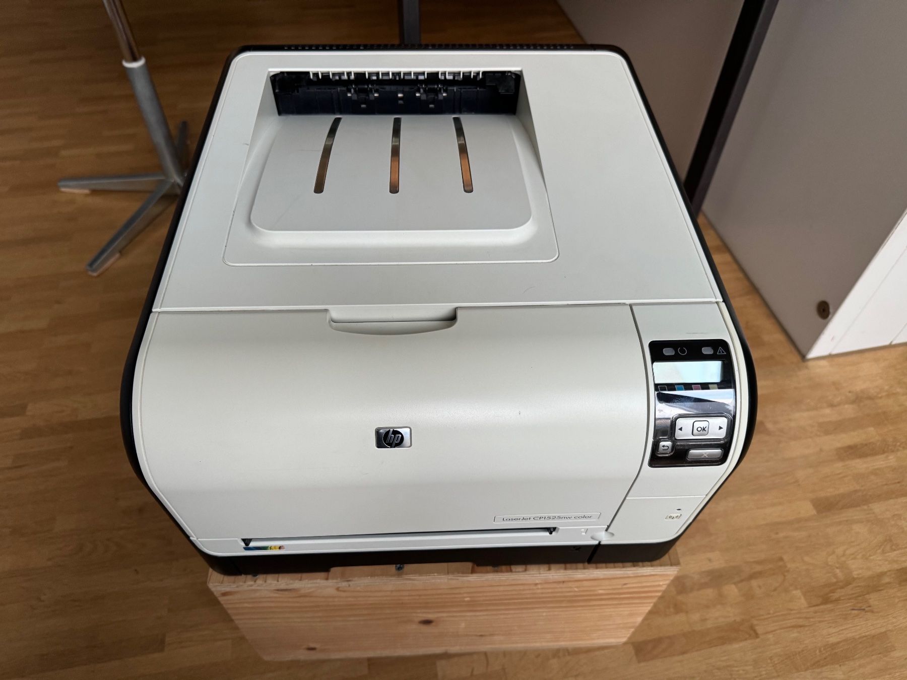 Hewlett Packard Stampanti: HP LaserJet CP1525nw Farblaserdrucker – Usato da Zürich venduto da luc70 1