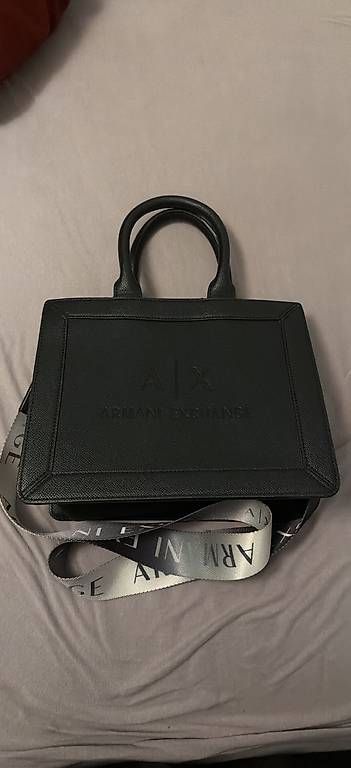 Taschen für Damen: Armani Exchange Tasche – Gebraucht aus Au SG von tem_r296