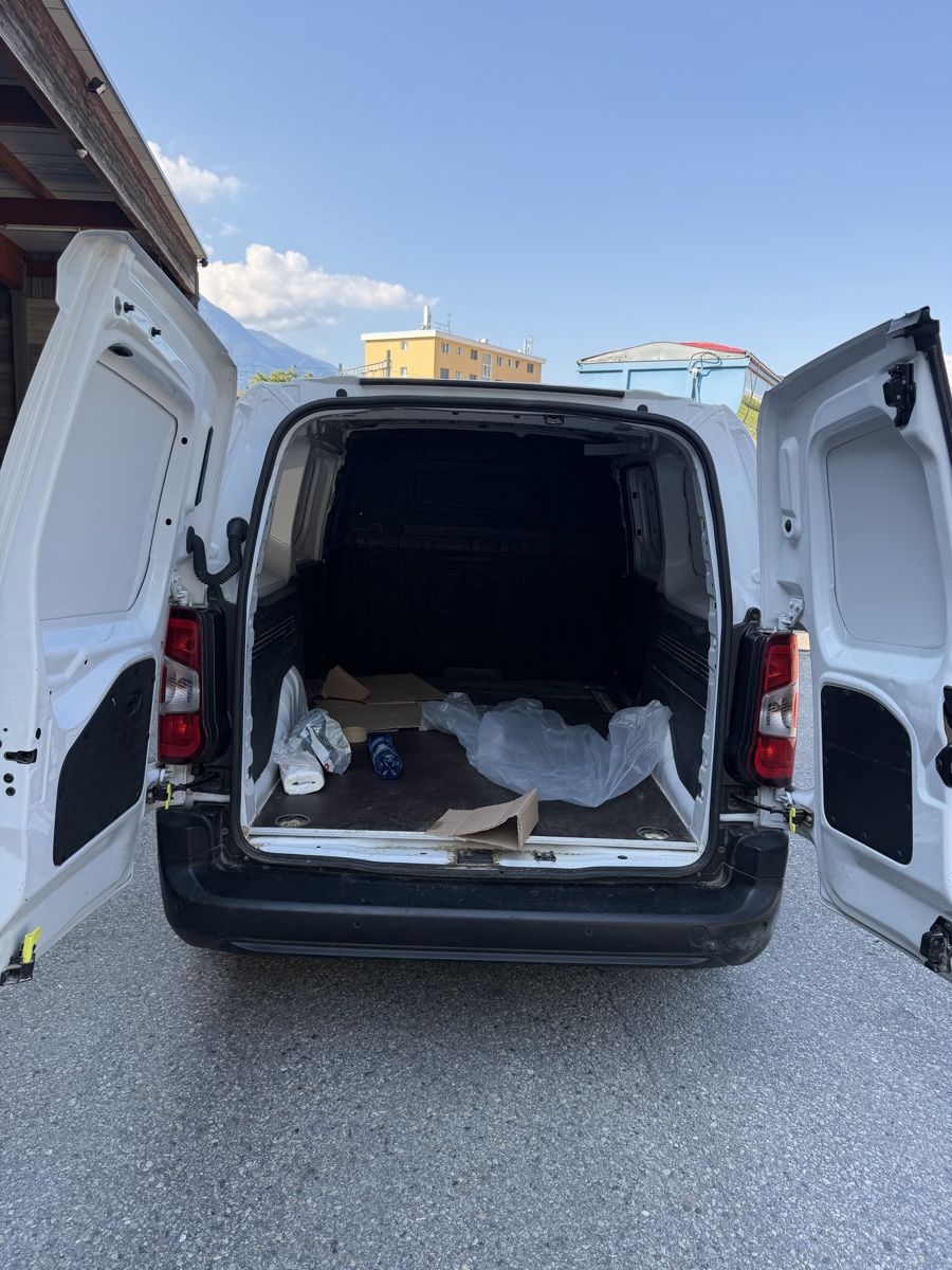 Peugeot Véhicules utilitaires: Peugeot e partener  – D'occasion à Gordola par sai_2bz9 6