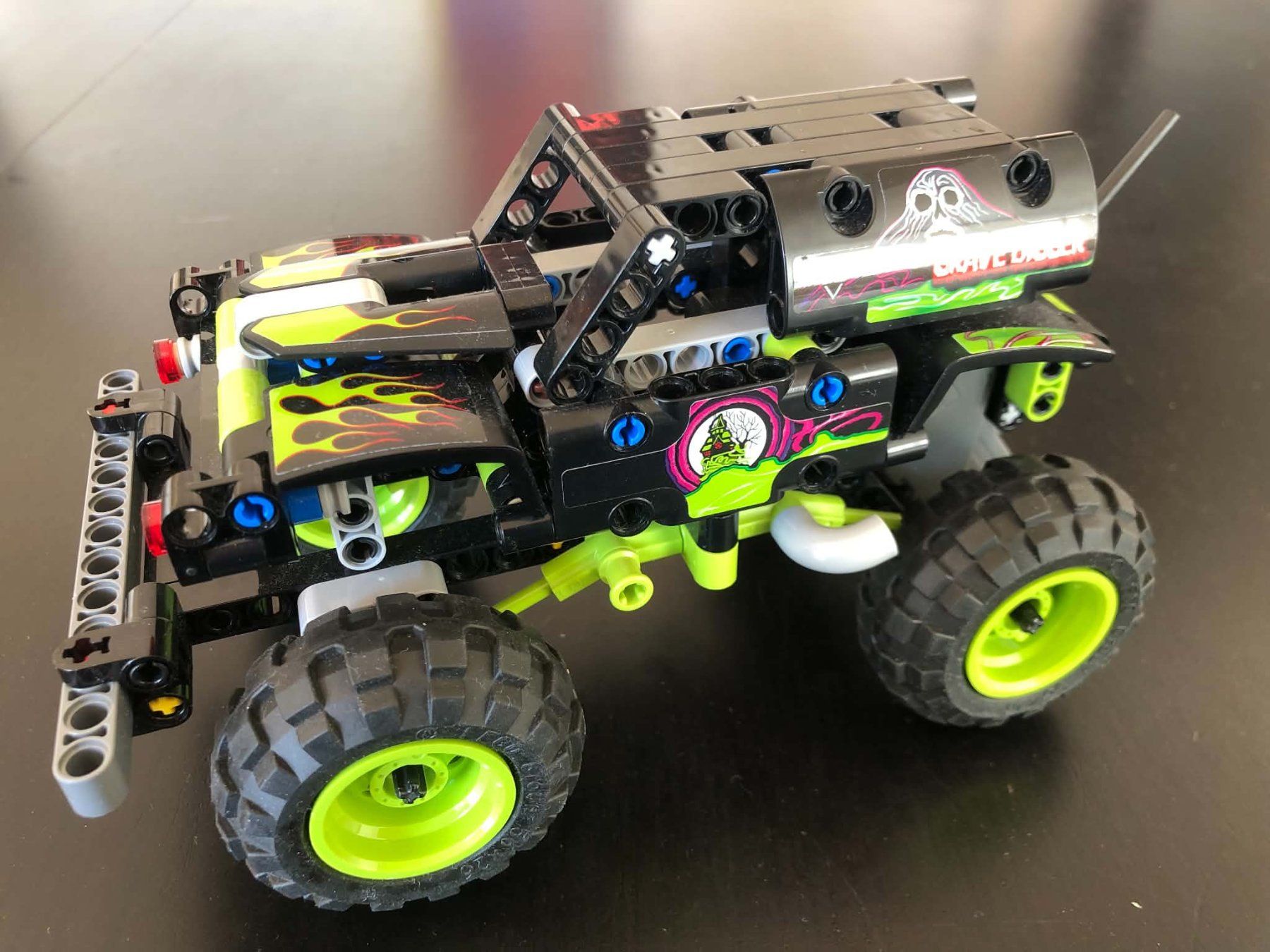 Lego Jouets: Lego Technic Monster Jam Grave Digger. – D'occasion à Nyon par BrocBox