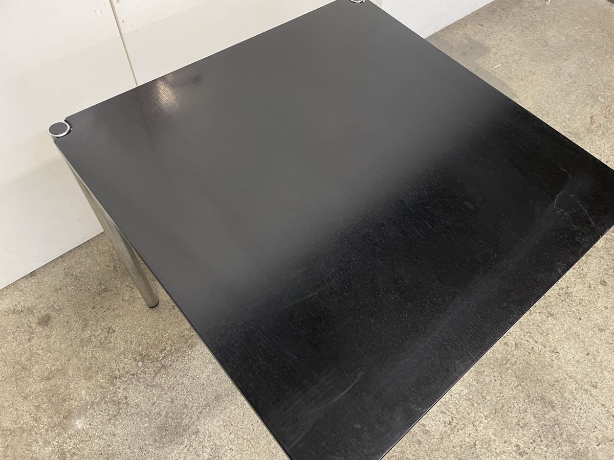 Tavoli: Usm Haller Tisch Eiche Schwarz – Usato da Basel venduto da M.Secondhand 2