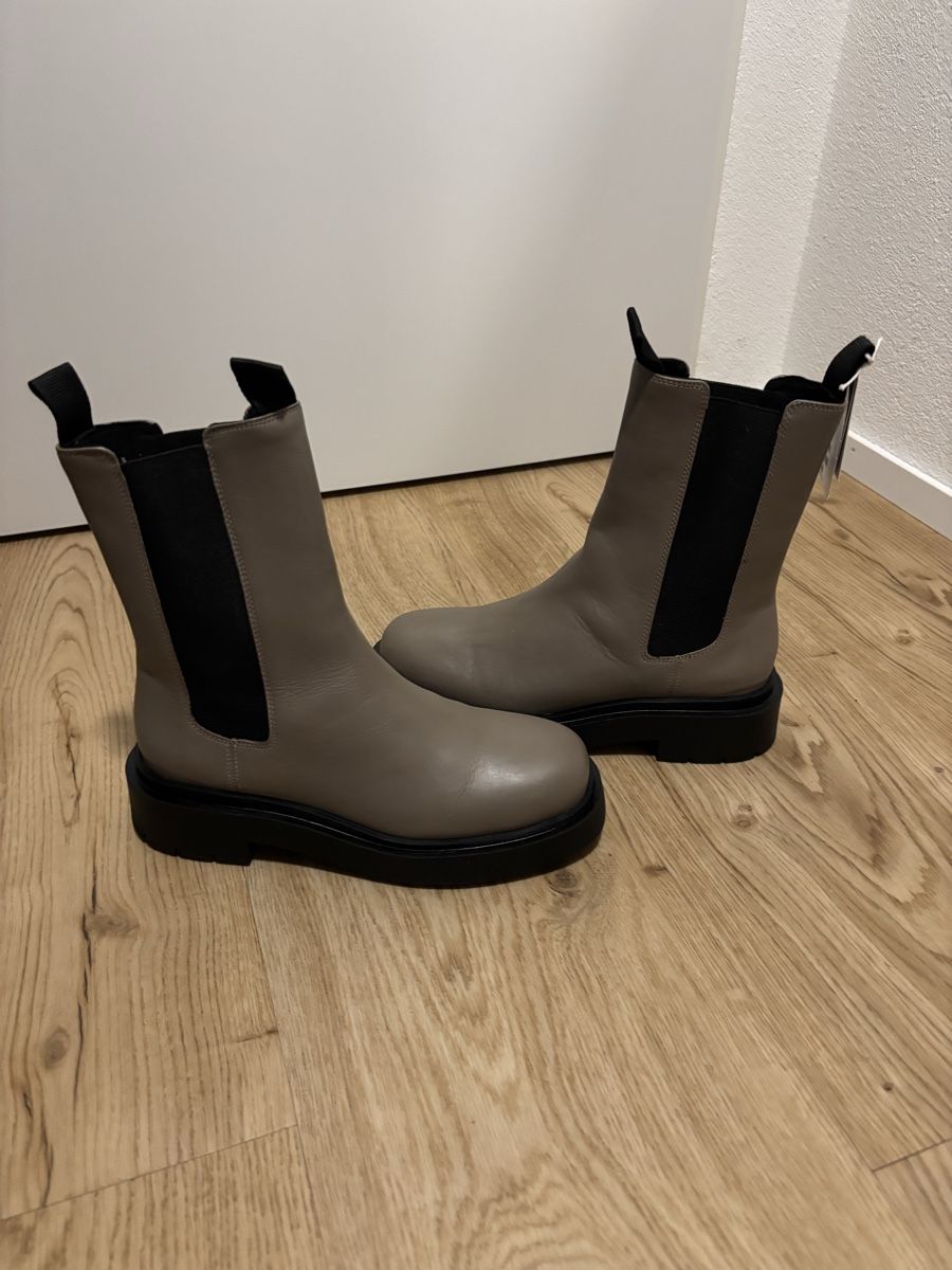 H&M Damenschuhe: Bottines cuir HM neuves – Neu und originalverpackt aus Ostermundigen von Delphine74 2