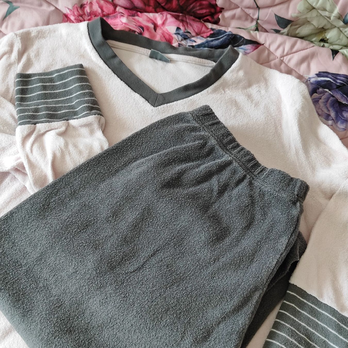 Negligees & Pigiami: Damen Pyjama Gr 44 / 46 – Usato da Langnau am Albis venduto da Judithsebi