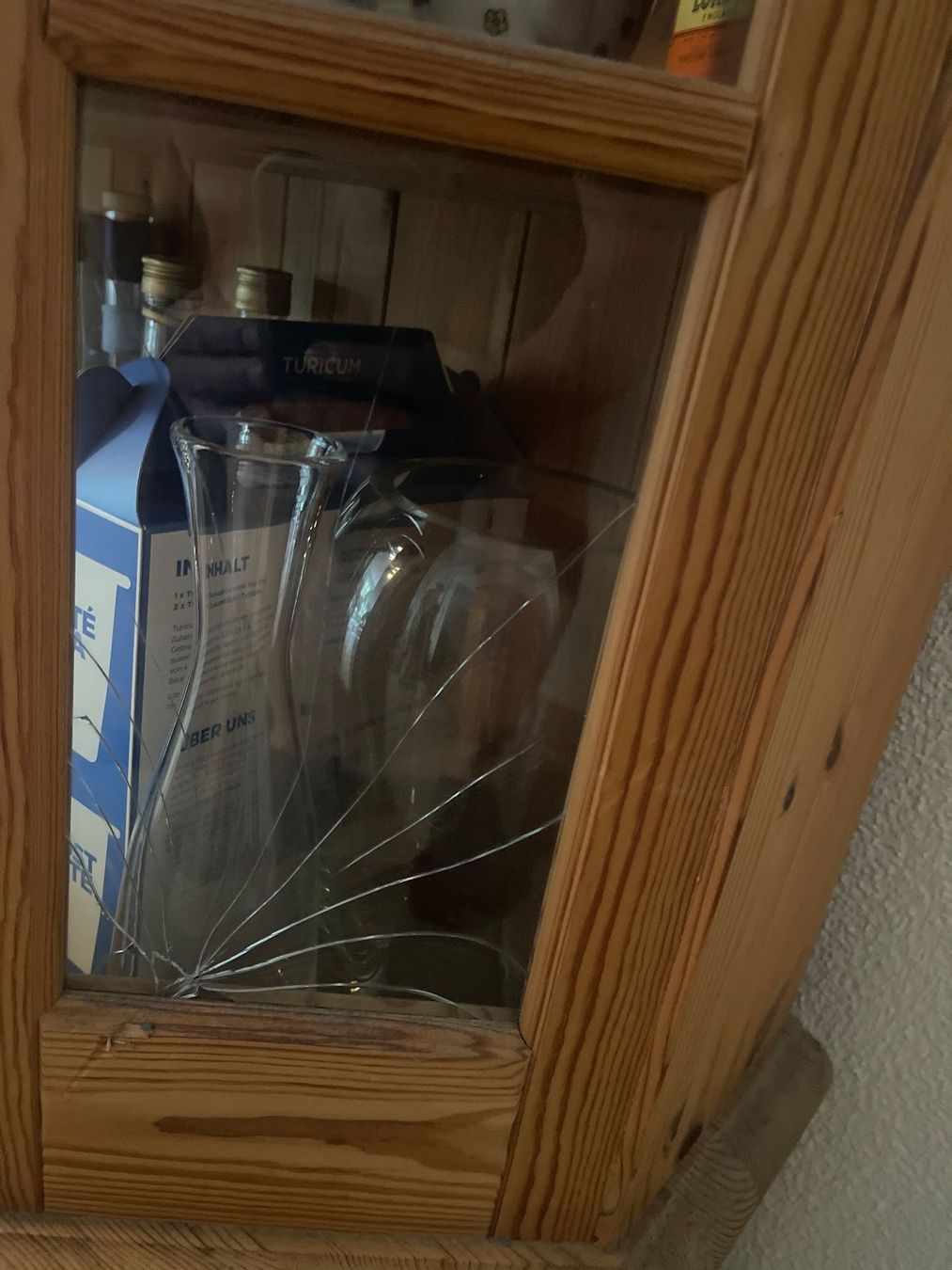 Vetrine: Glasvitrine Massivholz – Usato da Rafz venduto da cloudflight15 2