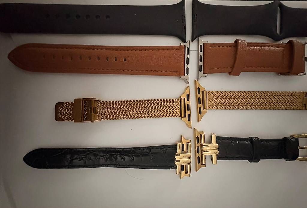 Smartwatch: Apple Watch SE 40mm inkl. div. Armbänder – Usato da Triesen venduto da kevin.073 4