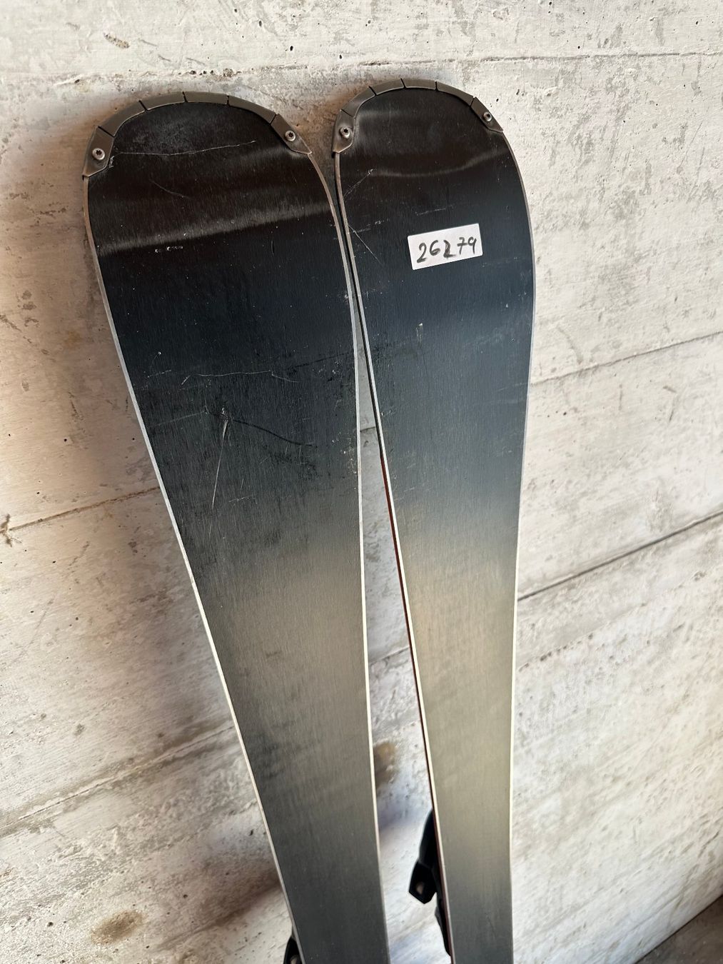 Head Skis: Head V-Shape Ski 149CM – Gebraucht aus Emmenbrücke von karkarkar 4
