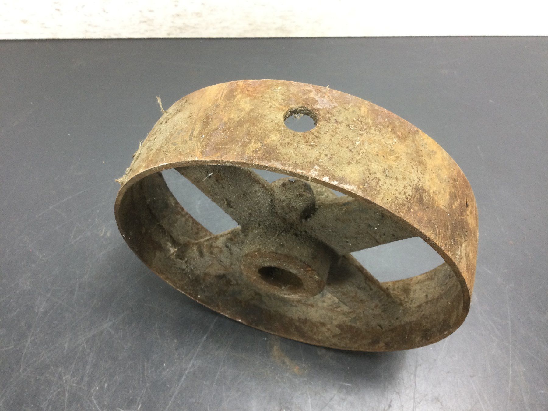 Outils anciens: Gebrauchte kleine Riemenscheibe Transmission – D'occasion à Wangen SZ par kuriosum12 2