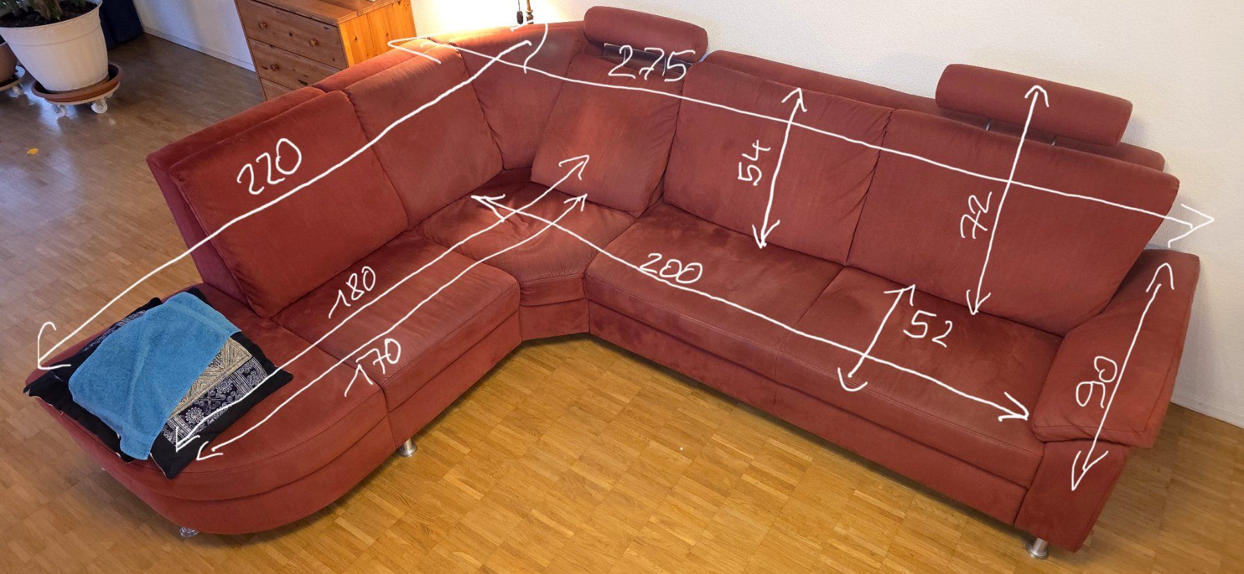 Divani: Premium-Sofa, bordeauxrot, abholbar ab 23.8. – Usato da Brüttisellen venduto da hieronymus02 3
