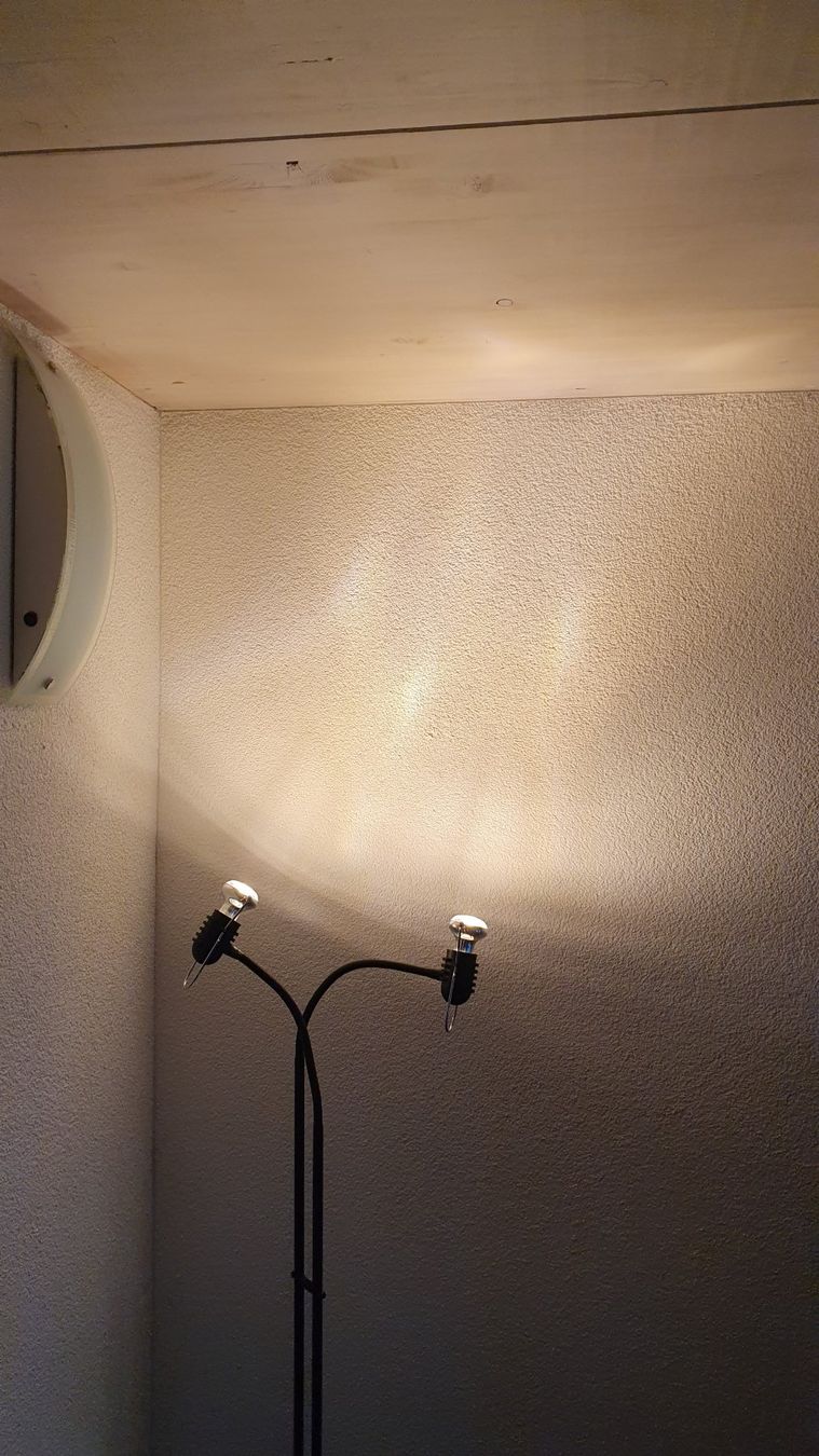 Lampen: Stehlampe mit 2 flexiblen Spot Leuchten – Gebraucht aus Giswil von online-Brockenhaus 8