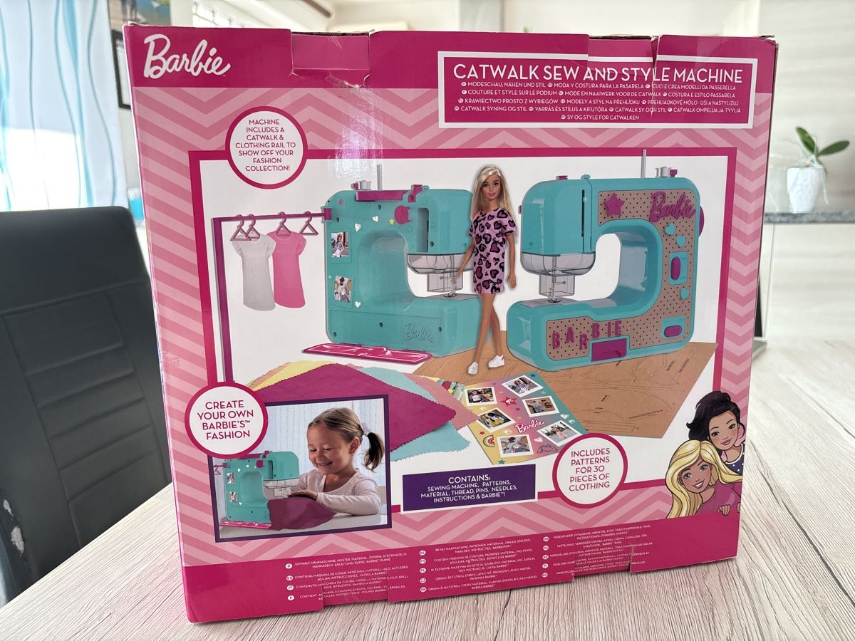 Poupées: Machine à coudre Barbie – Neuf (Voir description) à Les Bois par warner10504 1