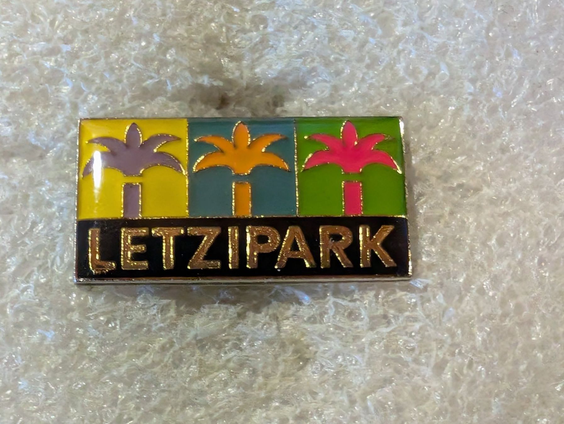 Placchette & Badge: Ansteckpin 229: Letzipark – Usato da Oppligen venduto da Pin-Fall-Shop