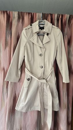 Damen Trenchcoat beige Grösse 40,  ungetragen