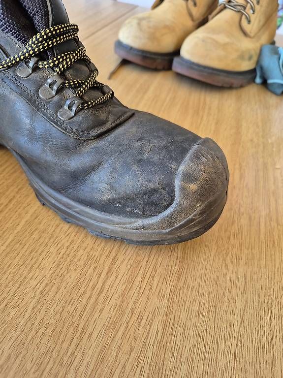 Scarpe da uomo: Stahlkappen Schuhe – Usato da Menziken venduto da MJoder 3