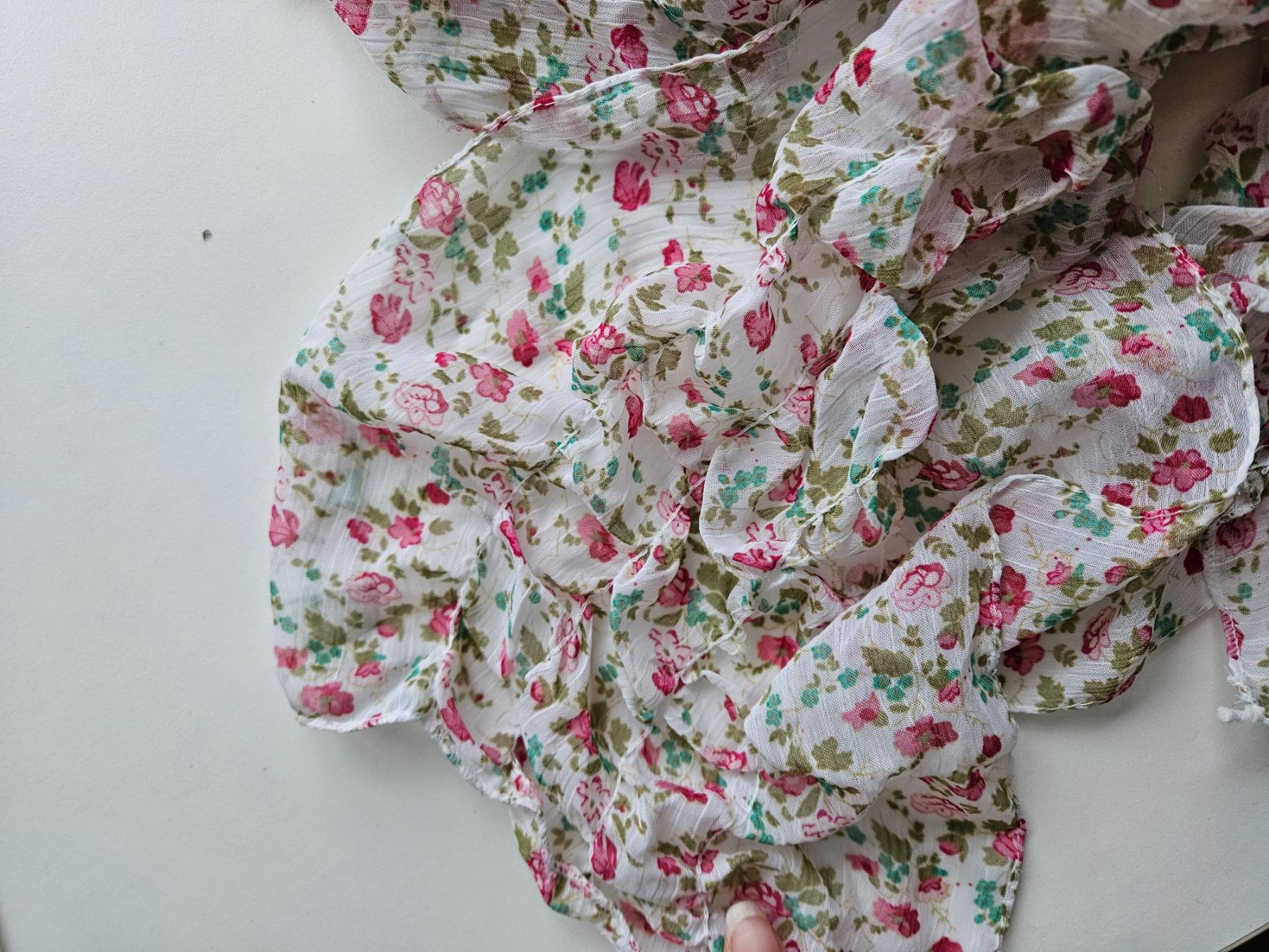 Foulard & Sciarpe: Süsser Schal mit Blümchen – Usato da Schaffhausen venduto da sabrina915 2