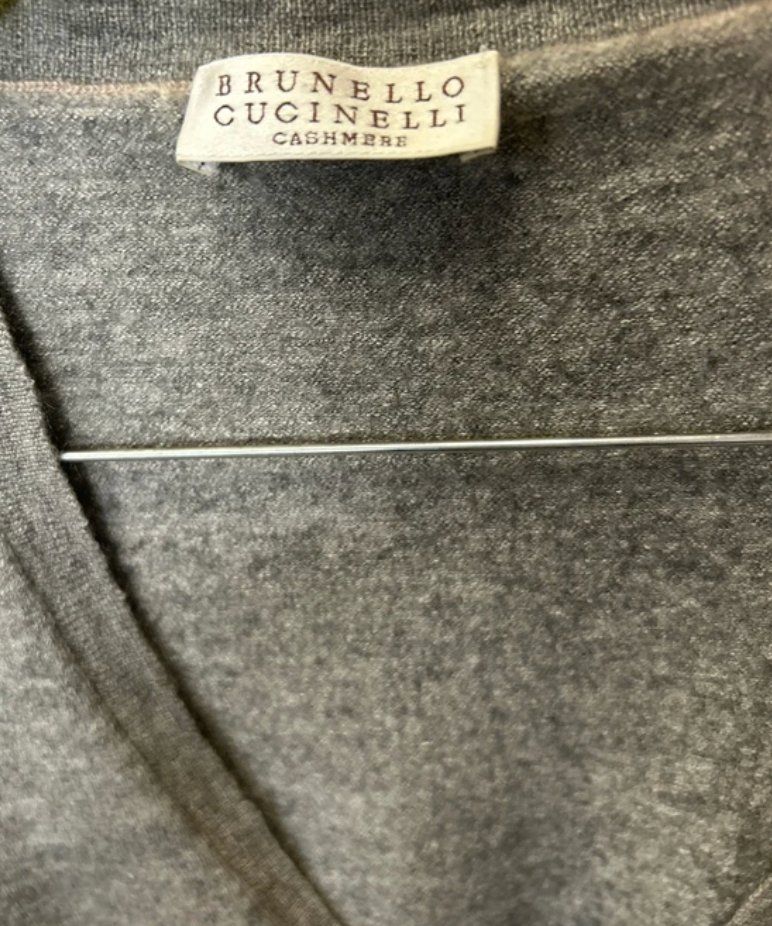 Brunello Cucinelli Pullover & Sweatshirts: Kaschmir Pullover mit Schleife von Brunello Cucinelli – Gebraucht aus Basel von ele_j688