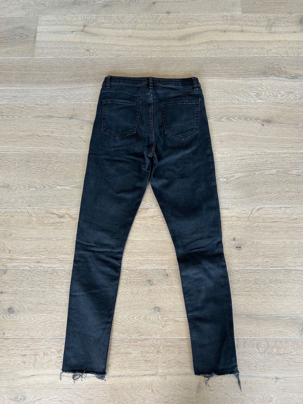 Tally Weijl Jeans: Schwarze Skinny-Jeans Grösse 38 – Gebraucht aus Niederhelfenschwil von aur_ms6f 2