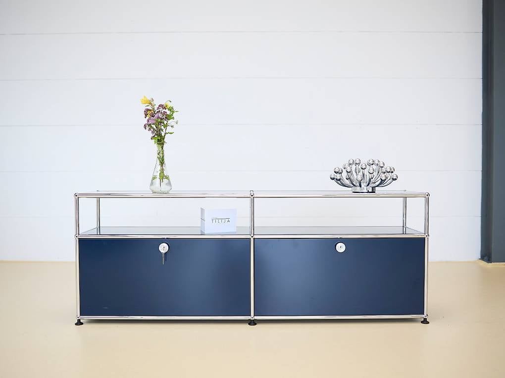 USM Mobili TV: USM Haller Lowboard Stahlblau – Usato da Meinisberg venduto da atelier_TILIJA