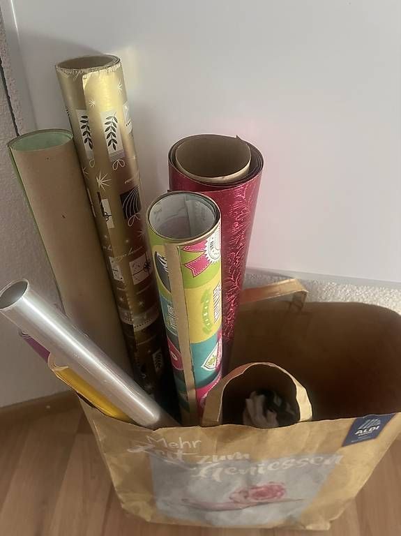 Papier: Geschenkpapier – Neuf avec emballage d'origine à Lütisburg Station par ilo_w8vk