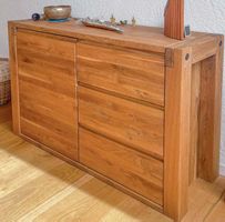 Sideboard mit Massivholzbalken