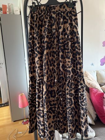 Jupe longue motif léopard bouton, décoratif S/M
