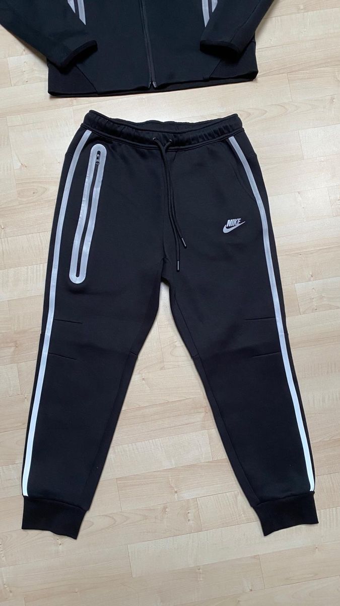 Nike Lotti di vestiti: Nike Tech Fleece Traineranzug 2 Teilig – Usato da Bremgarten AG venduto da Onixplace 2