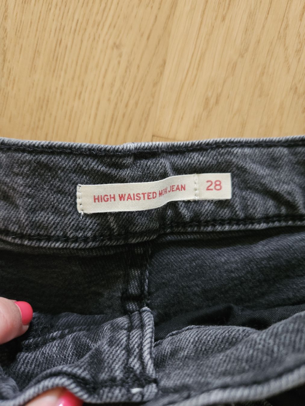 Levi's Jeans: Levi's High Waisted Jeans W28 L27 – Usato da Basel venduto da lar_7c62 2