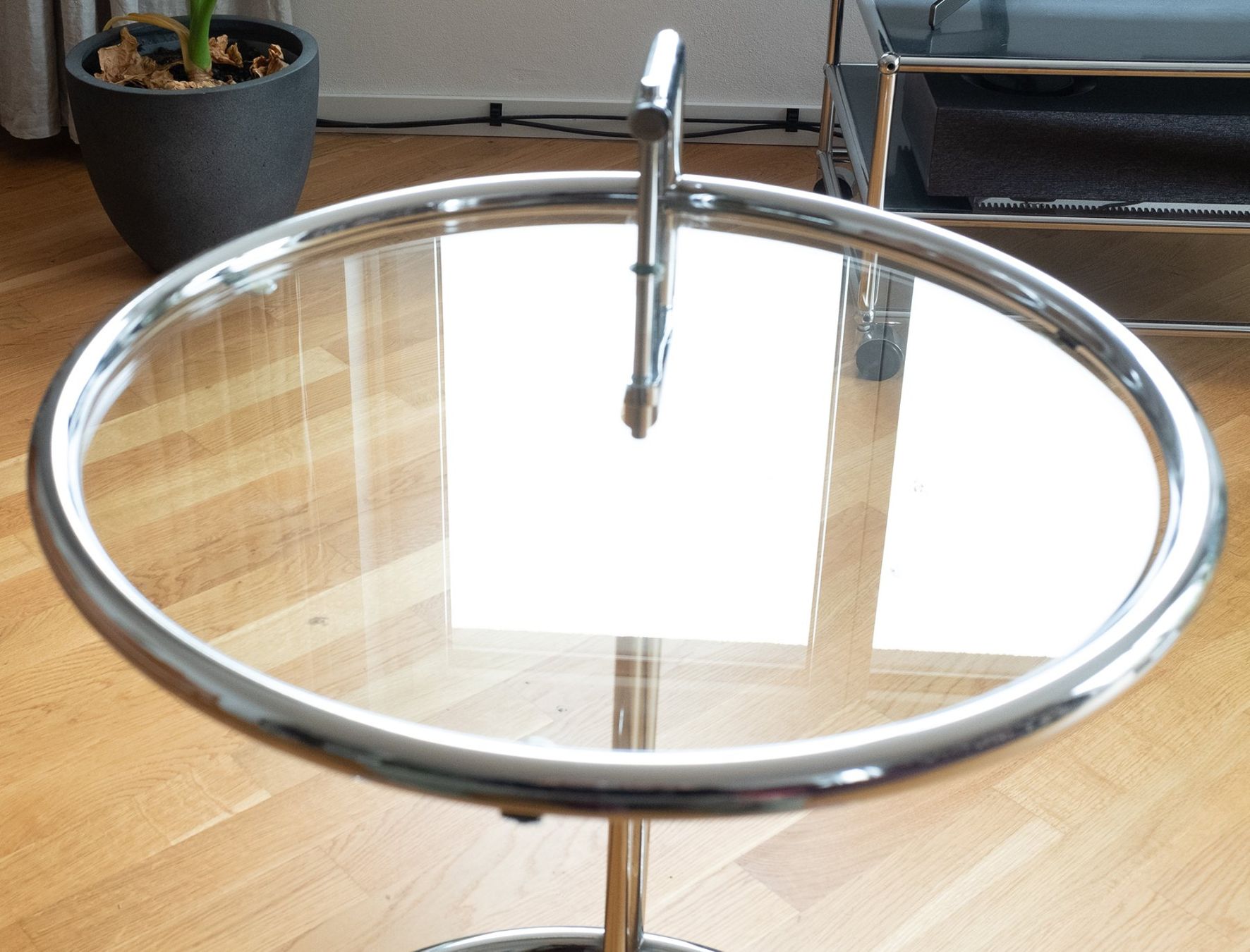 Tables: Eileen Gray Adjustable Table E 1027 Beistelltisch – D'occasion à Zürich par Torros 3