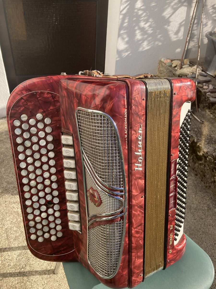 Hohner Musikinstrumente: Handharmonika  – Gebraucht aus Welschenrohr von Trompi97