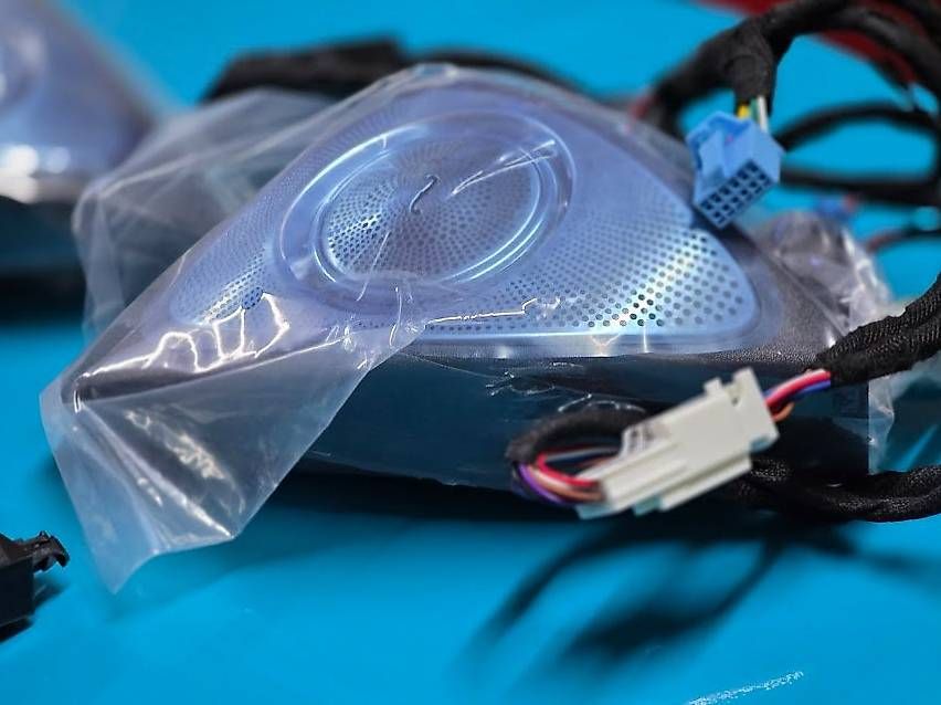 Casse acustiche: MERCEDES GLC 3D BURMASTER TWEETER 3 FARBE – Usato da Wängi venduto da Plt.design 2