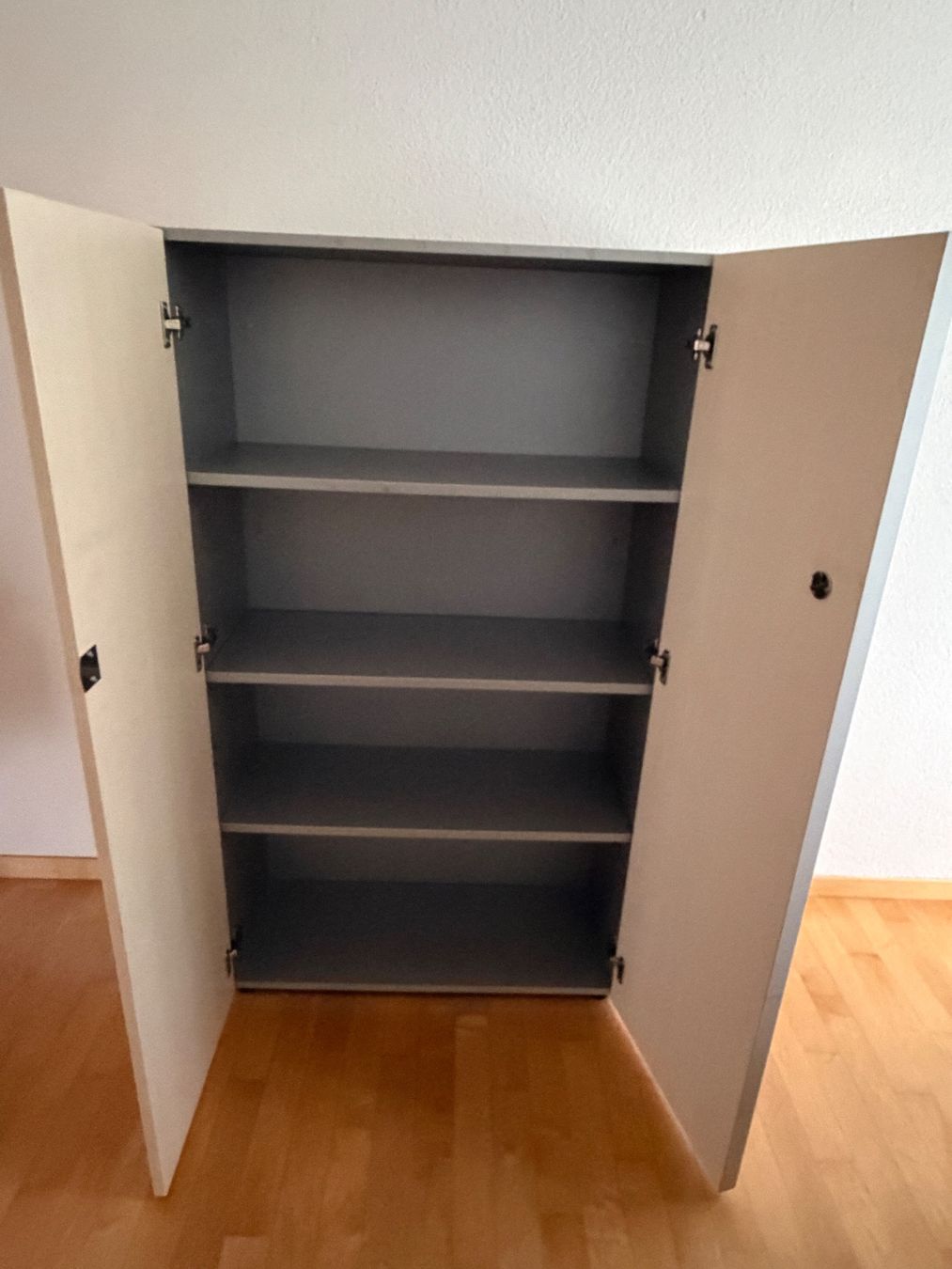 Schreibtische: Büromöbel – Gebraucht aus Unterägeri von KleinCalvin 3