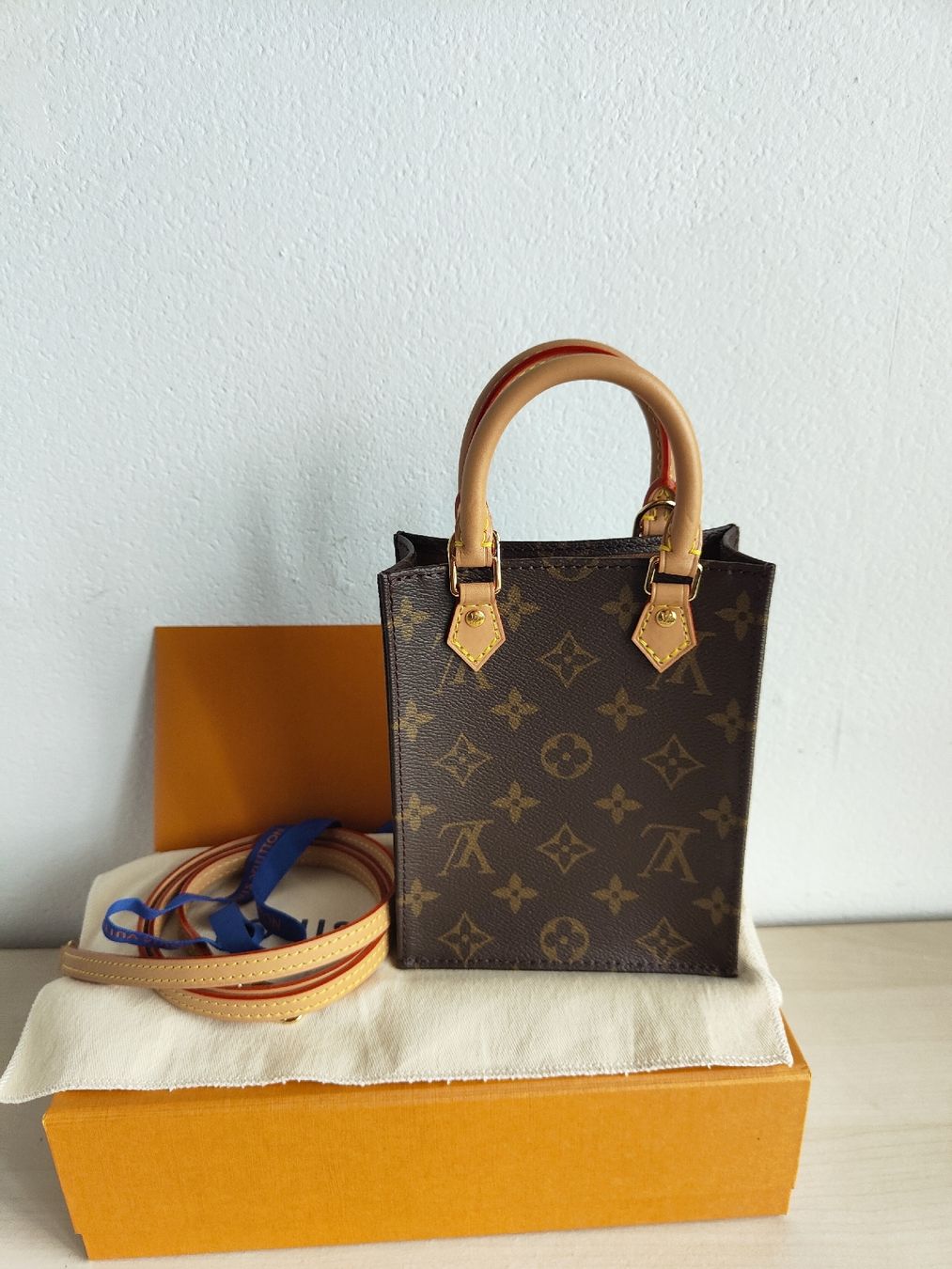 Louis Vuitton Taschen für Damen: Louis vuitton Petit Sac Plat – Neu und originalverpackt aus Hausen AG von dar_gt8p